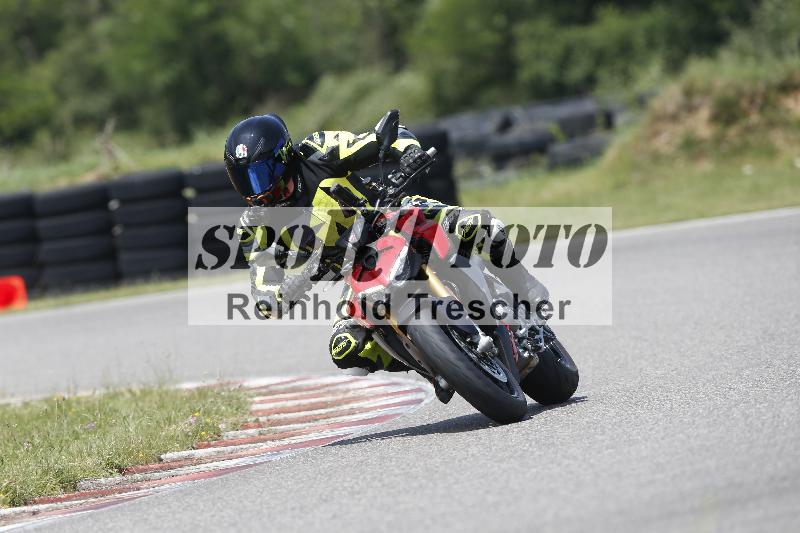 /27 12.06.2025 Ducati Schweiz Trackday Warmup  ADR/blau-bleu/ohne
